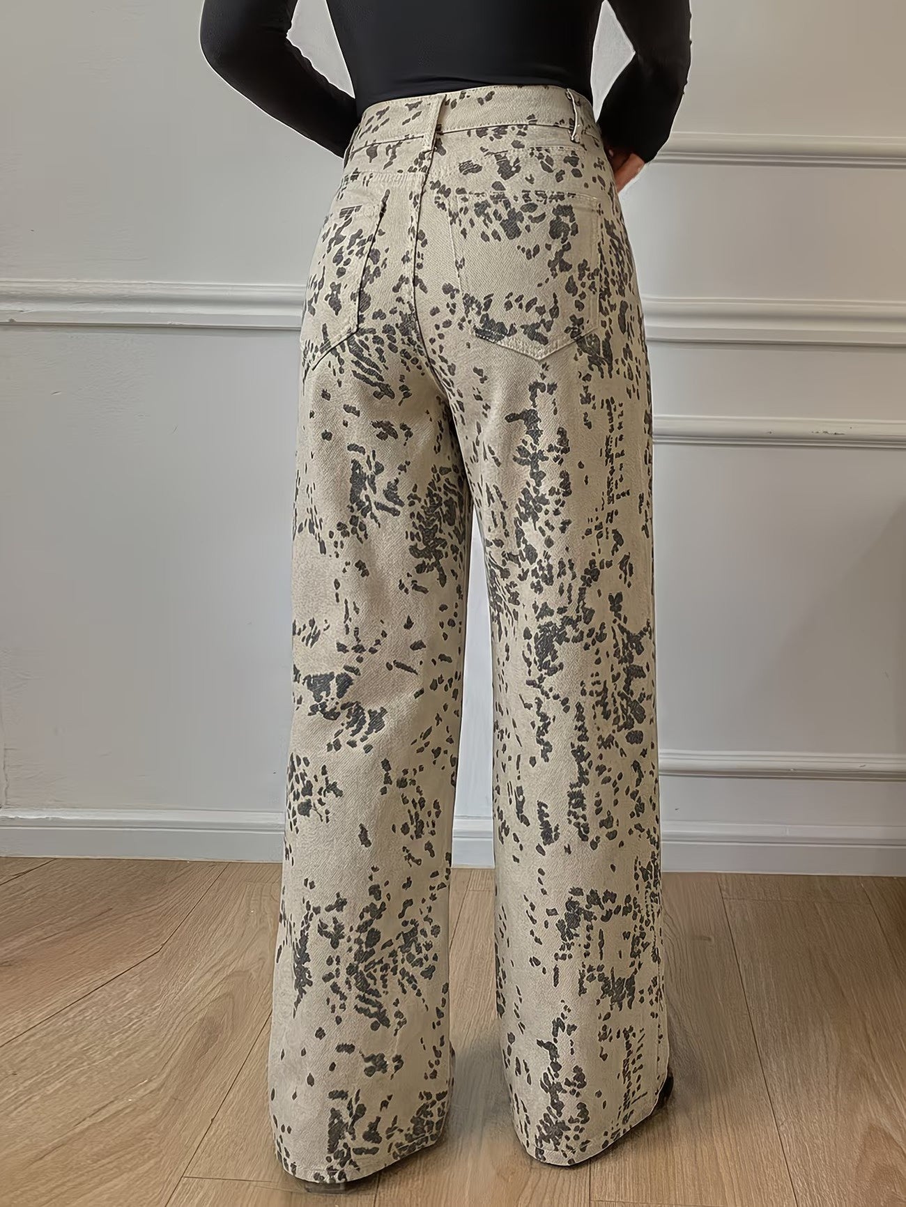 Women's Wide-Leg Pants with Abstract Print