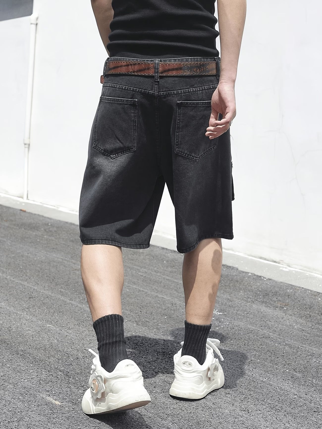 Men's Wide-Leg Cargo Shorts with Flap Pockets